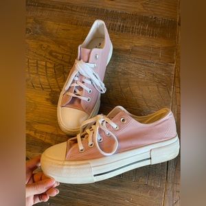 Women’s No Boundaries sneakers size 9
